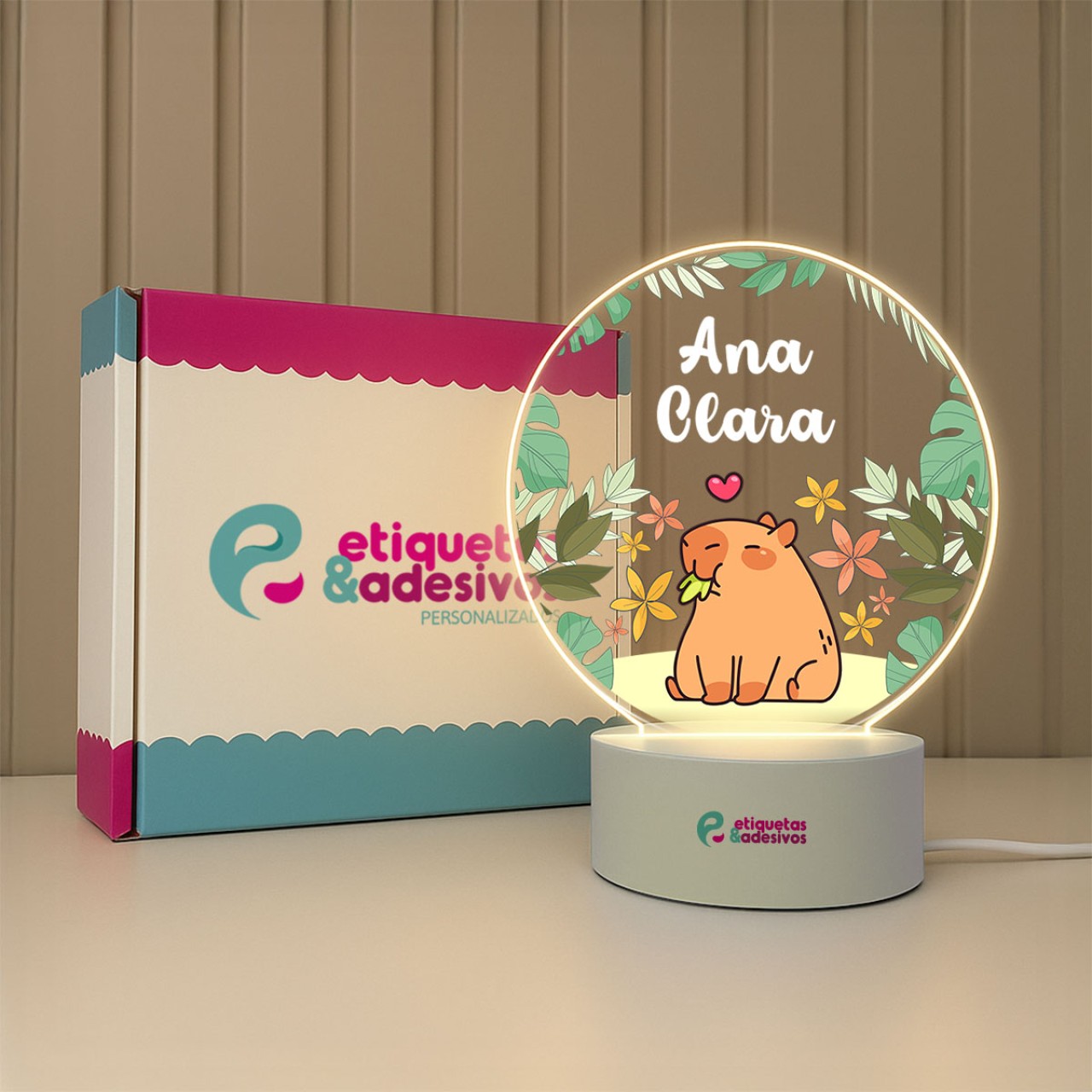 Luminária capivara em nome personalizado