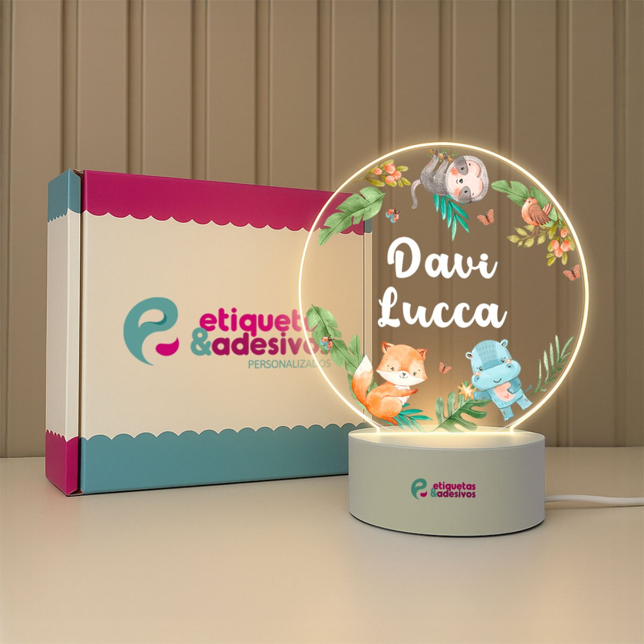 Luminária Savana com nome personalizado